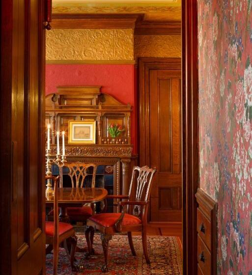 مبيت وإفطار The Lady Mary Inn