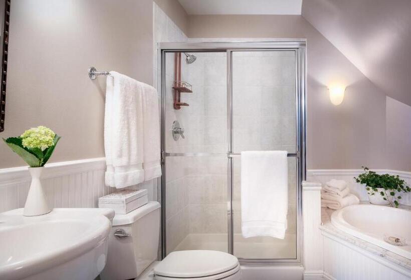 مبيت وإفطار The Lady Mary Inn