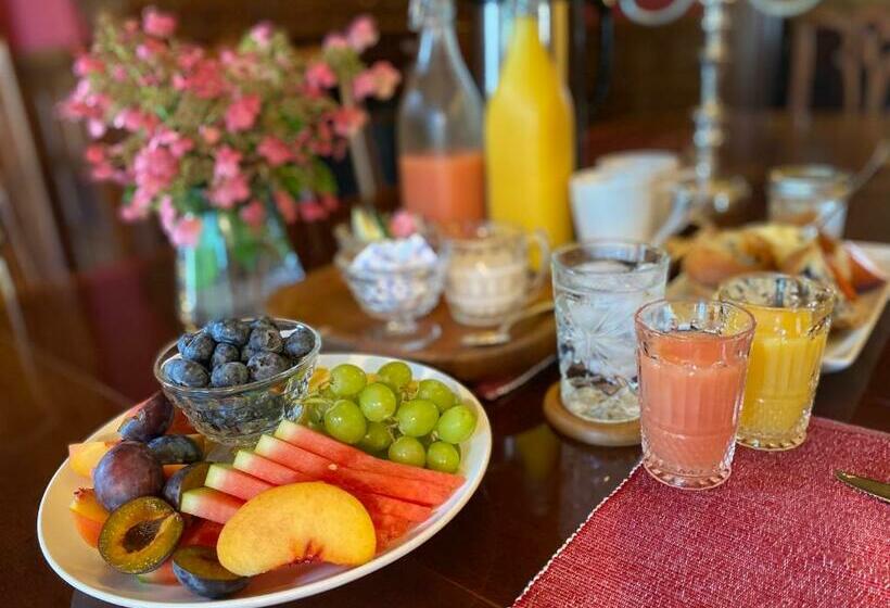 مبيت وإفطار The Lady Mary Inn