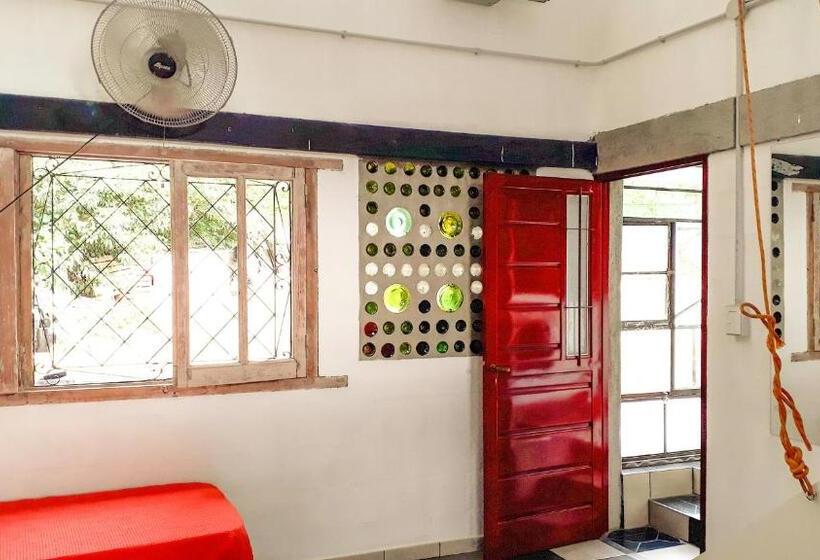 Hostel Casa De Artistas Multiespacio Tanti