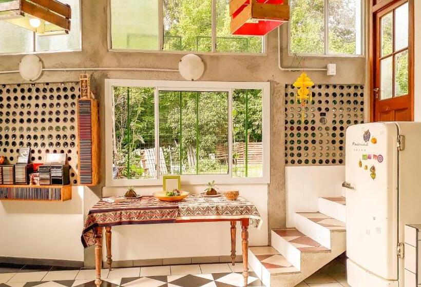 Hostel Casa De Artistas Multiespacio Tanti