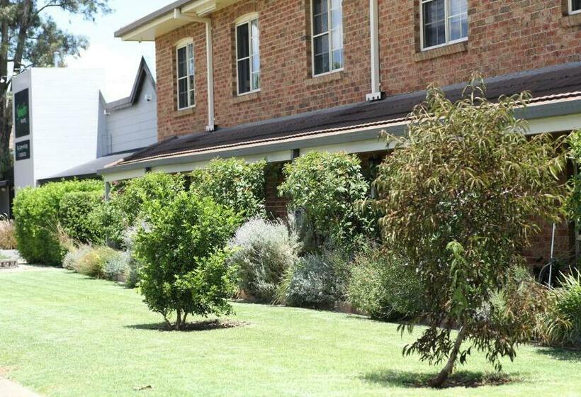 هتل All Settlers Motor Inn Parkes