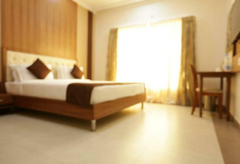 Отель Atlanta Park Chennai