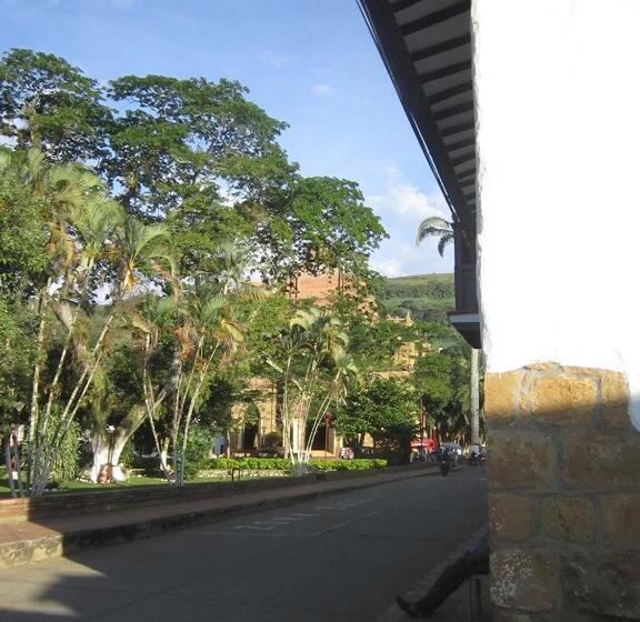 هتل Central Graciela