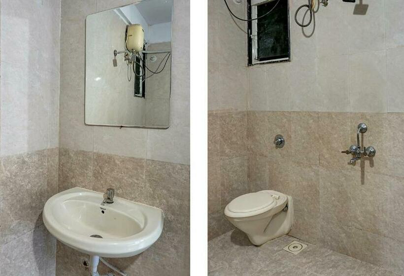 酒店 Fab Majestic Inn