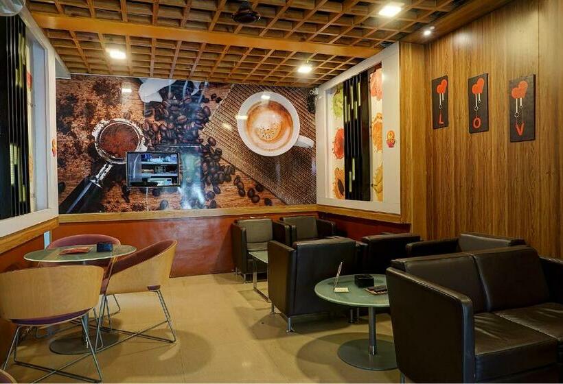 酒店 Fab Majestic Inn