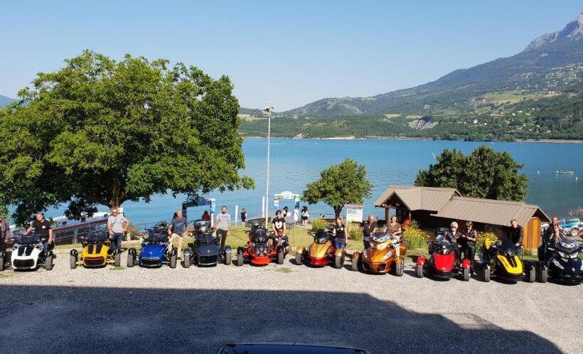 בית מלון כפרי Hôtel Les Flots Bleus