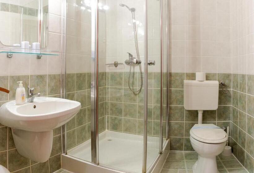 فندق Imperial Gyogyszallo Es Gyogyfurdo