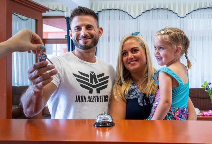 فندق Imperial Gyogyszallo Es Gyogyfurdo