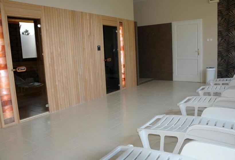 فندق Imperial Gyogyszallo Es Gyogyfurdo