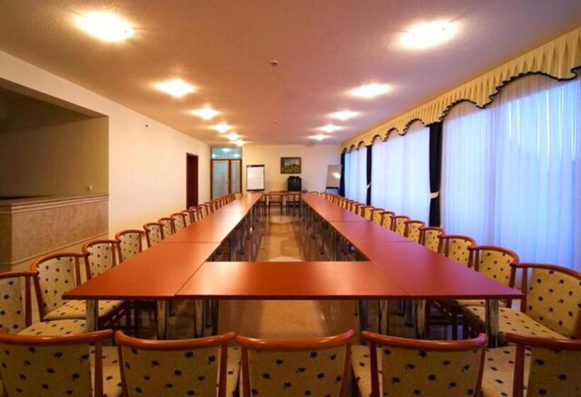 فندق Imperial Gyogyszallo Es Gyogyfurdo