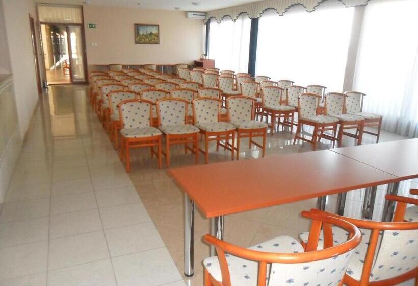 فندق Imperial Gyogyszallo Es Gyogyfurdo