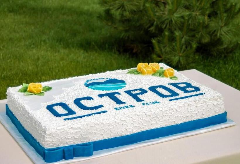 בית מלון כפרי Ostrov River Club