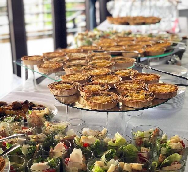 هتل Ostrov River Club