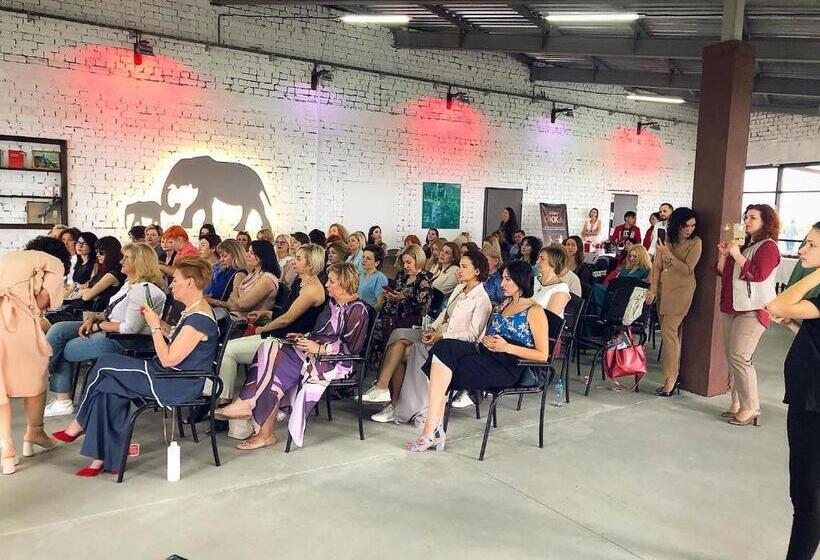 هتل Ostrov River Club