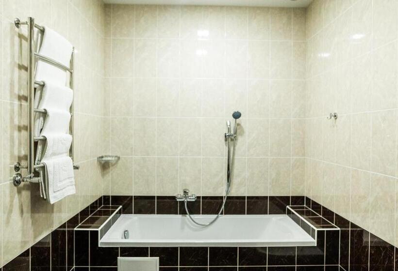 هتل Ostrov River Club