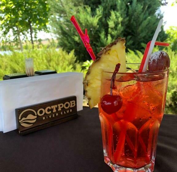 هتل Ostrov River Club