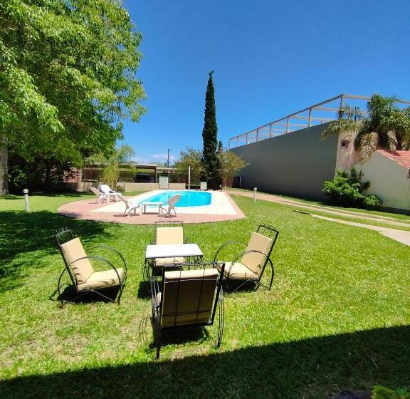 هتل Piedras Del Lago