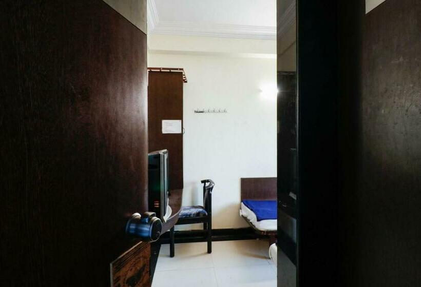 בית מלון כפרי Prestige Residency