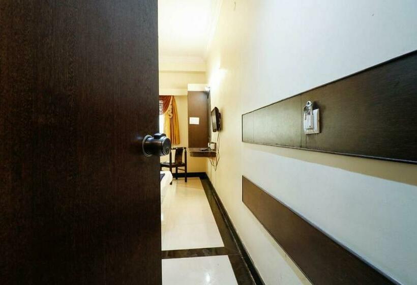 בית מלון כפרי Prestige Residency