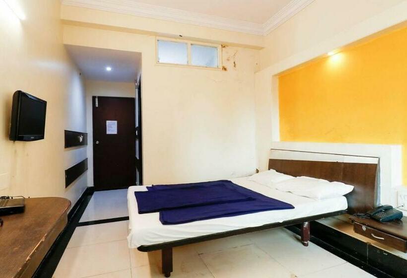 בית מלון כפרי Prestige Residency