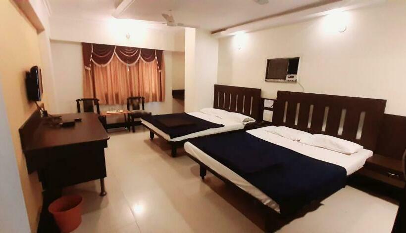 בית מלון כפרי Prestige Residency