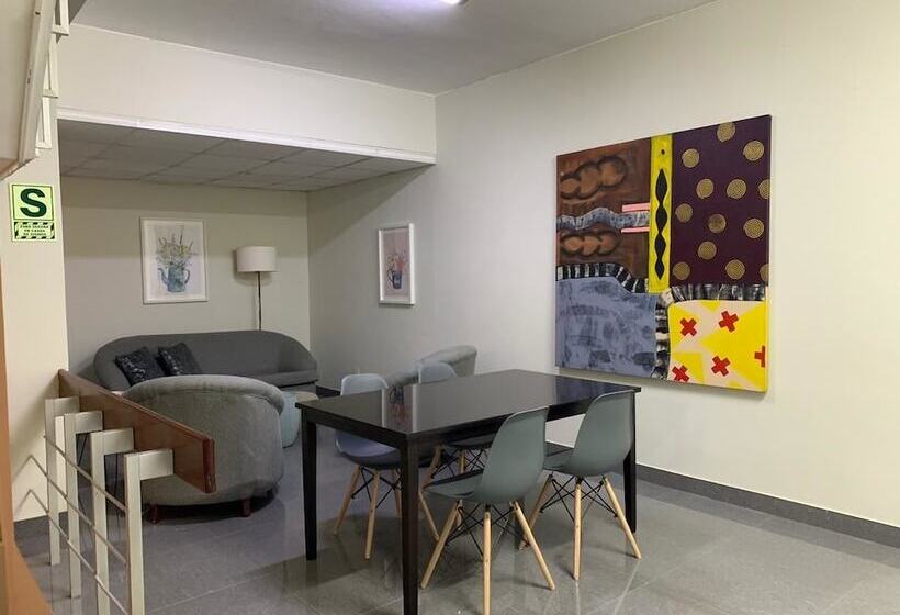 Отель Santa María