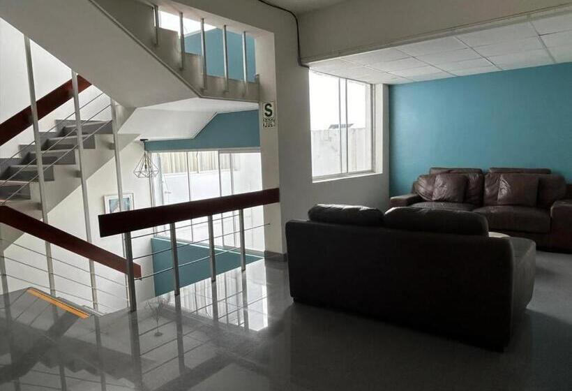 Отель Santa María