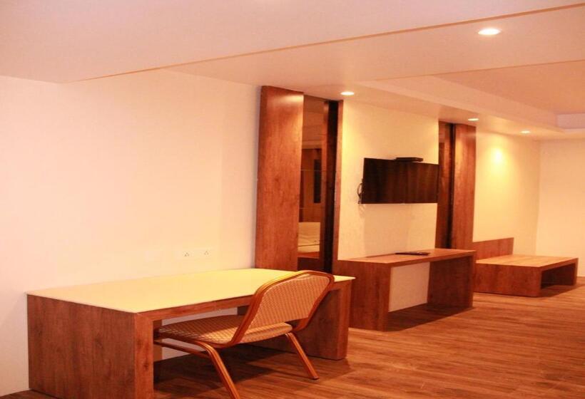 Hotel Sarovar Portico Somnath