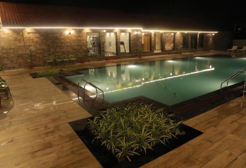 Hotel Sarovar Portico Somnath