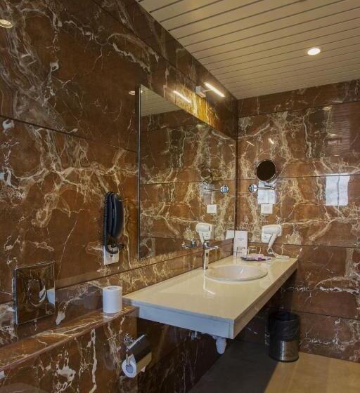 Hotel Sarovar Portico Somnath