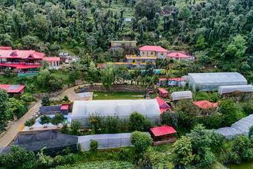هتل Sherpa Eco Resort