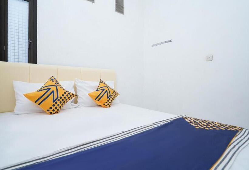 Otel Spot On 2479 Berkah Residence Syariah