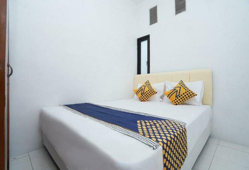 Otel Spot On 2479 Berkah Residence Syariah