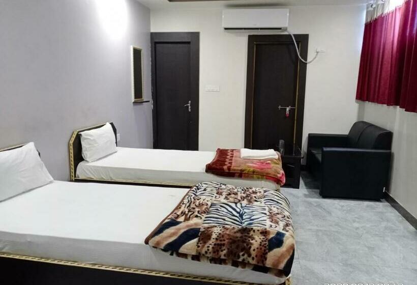 בית מלון כפרי Sunaina International