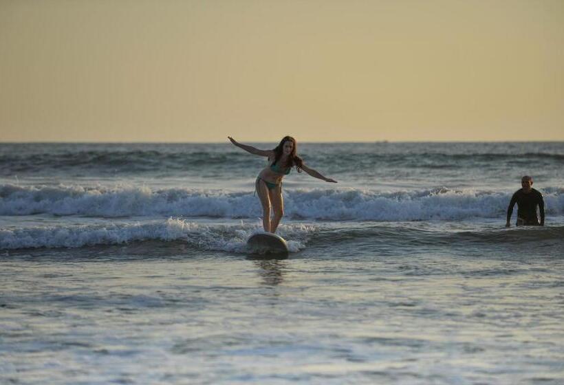 فندق Tanusas Retreat & Spa