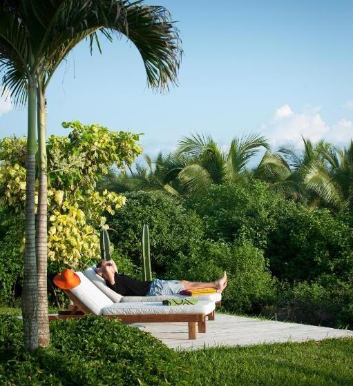 فندق Tanusas Retreat & Spa