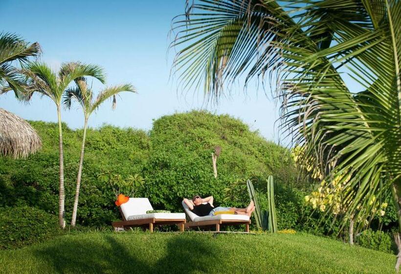 فندق Tanusas Retreat & Spa