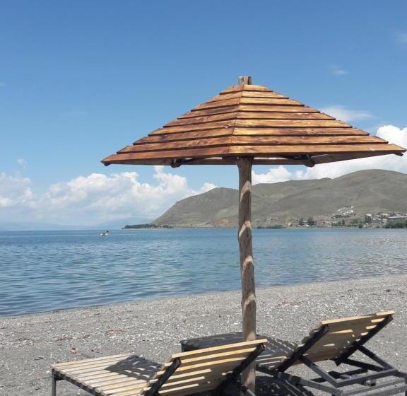 ホテル Today , Խաղաղության լողափ