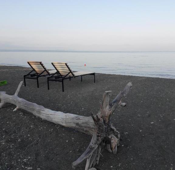 ホテル Today , Խաղաղության լողափ