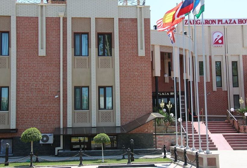 בית מלון כפרי Zargaron Plaza