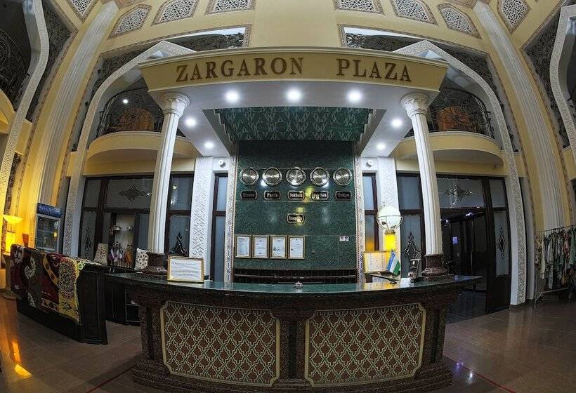 בית מלון כפרי Zargaron Plaza
