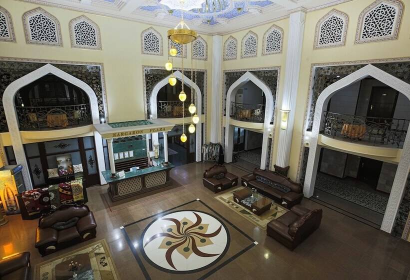 בית מלון כפרי Zargaron Plaza