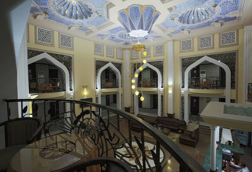 בית מלון כפרי Zargaron Plaza