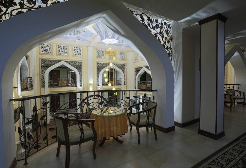 فندق Zargaron Plaza