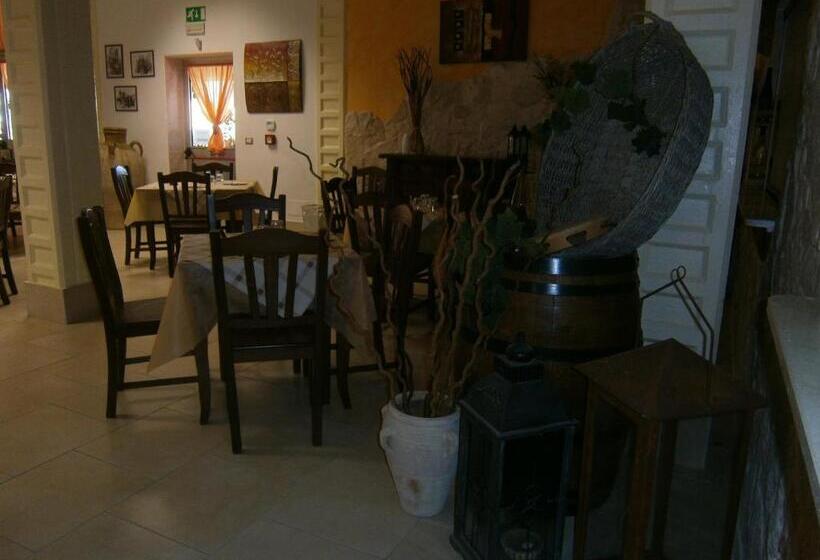 Oasi B&b Hotel Restaurant