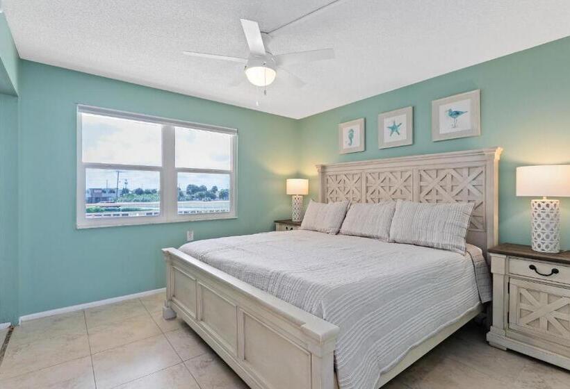 Paradise Beach Club   Oceanfront And Penthouse