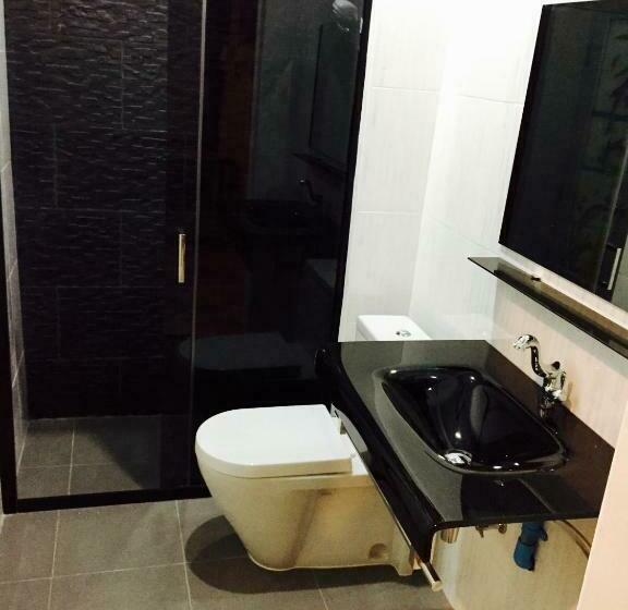 Пансион Apinsaya House