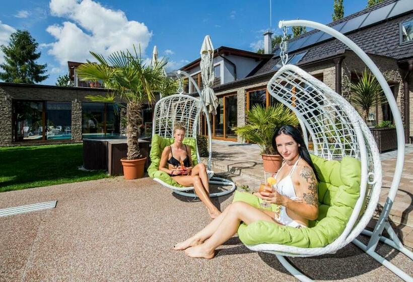 פנסיון Aqua & Wellness Resort Alzbeta