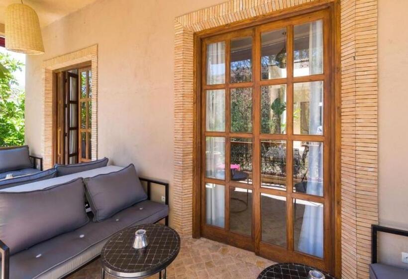 پانسیون Chez Ichou